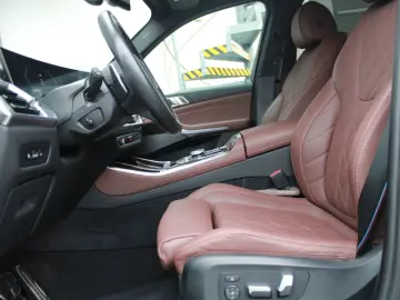 BMW X5 xDrive30d M Sport pro 7-Sitzer Pano AHK Inno