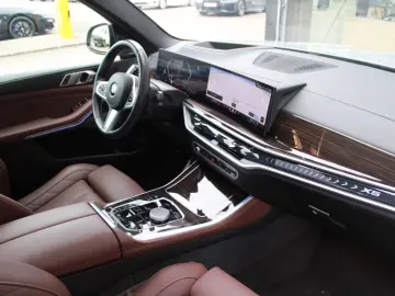 BMW X5 xDrive30d M Sport pro 7-Sitzer Pano AHK Inno