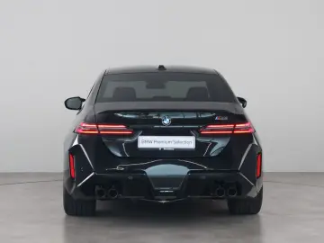 BMW M5 Sedan