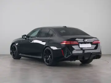 BMW M5 Sedan