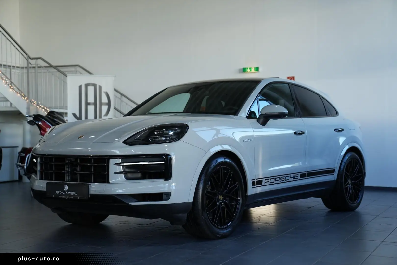 PORSCHE Cayenne Coupe E-Hybrid  KEYLEES DISP 360  BOSE