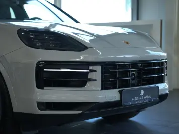 PORSCHE Cayenne Coupe E-Hybrid  KEYLEES DISP 360  BOSE