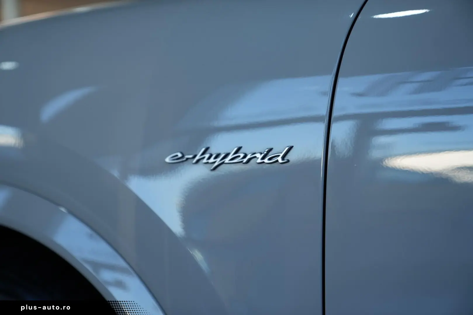 PORSCHE Cayenne Coupe E-Hybrid  KEYLEES DISP 360  BOSE