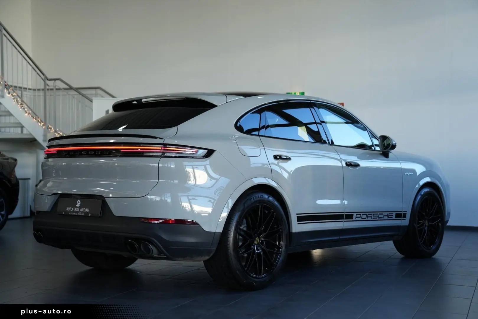 PORSCHE Cayenne Coupe E-Hybrid  KEYLEES DISP 360  BOSE