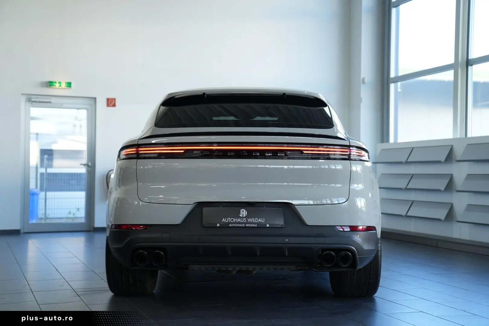 PORSCHE Cayenne Coupe E-Hybrid  KEYLEES DISP 360  BOSE