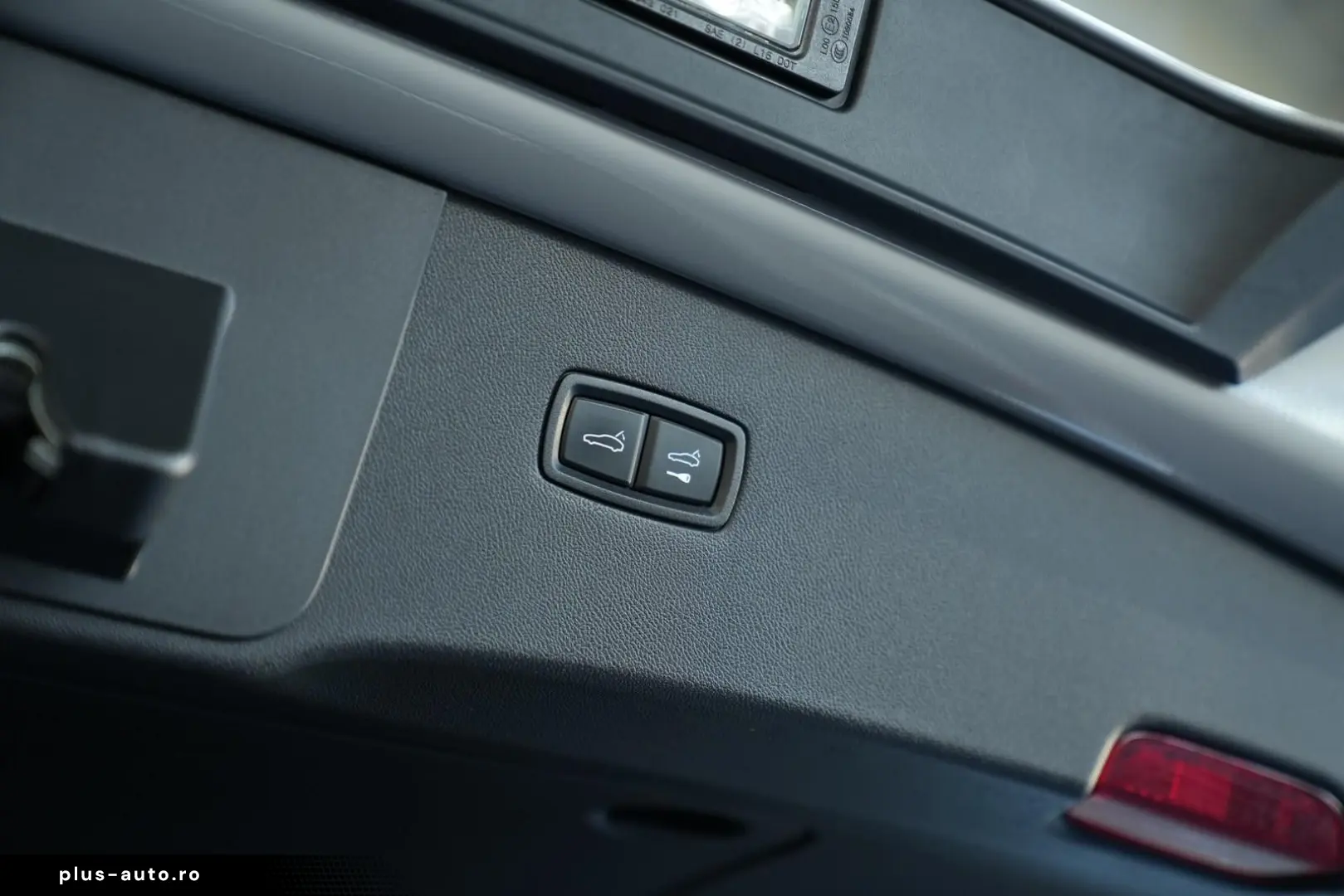 PORSCHE Cayenne Coupe E-Hybrid  KEYLEES DISP 360  BOSE