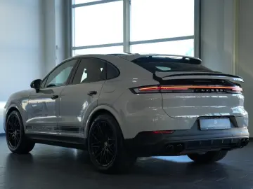 PORSCHE Cayenne Coupe E-Hybrid  KEYLEES DISP 360  BOSE