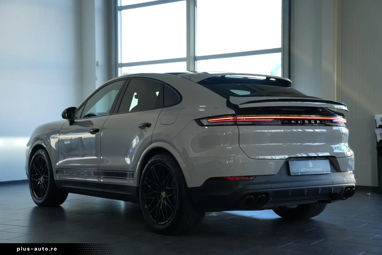 PORSCHE Cayenne Coupe E-Hybrid  KEYLEES DISP 360  BOSE