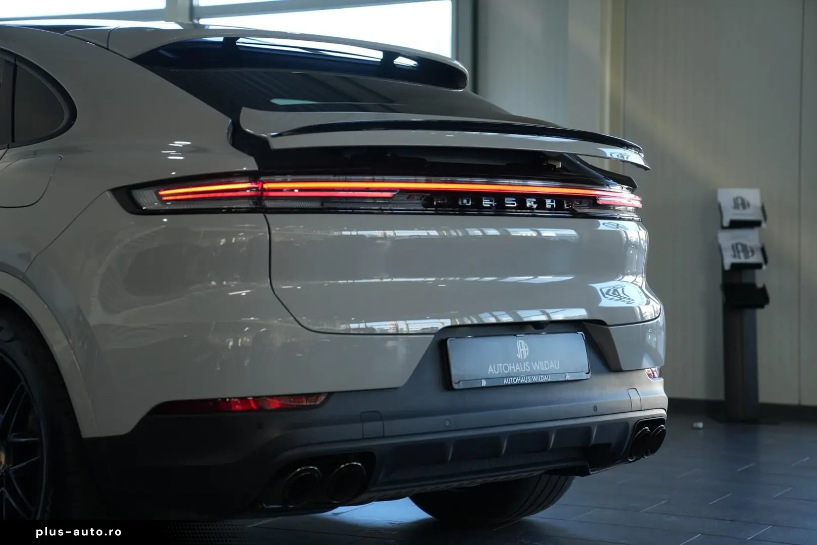 PORSCHE Cayenne Coupe E-Hybrid  KEYLEES DISP 360  BOSE