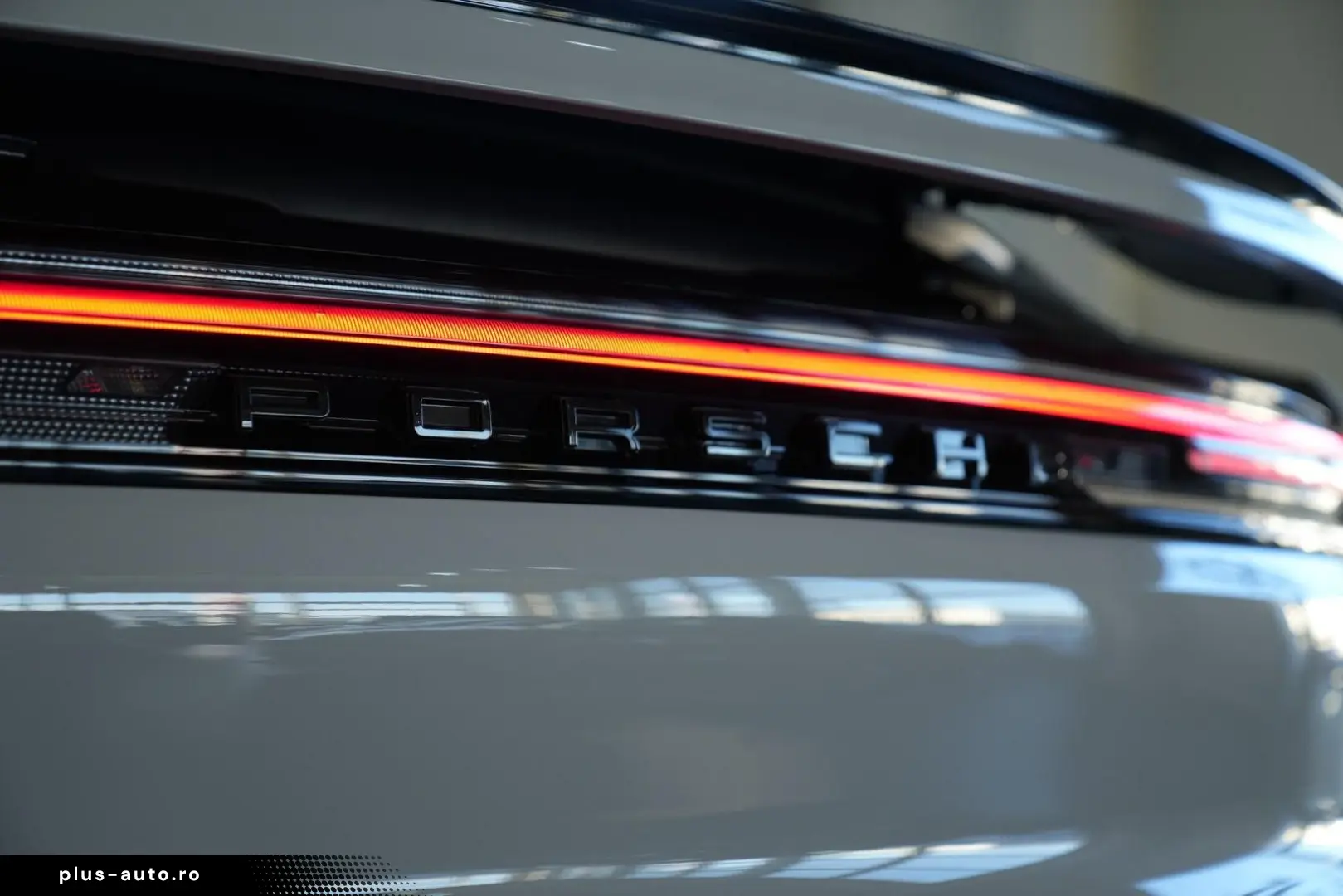 PORSCHE Cayenne Coupe E-Hybrid  KEYLEES DISP 360  BOSE