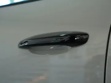 PORSCHE Cayenne Coupe E-Hybrid  KEYLEES DISP 360  BOSE