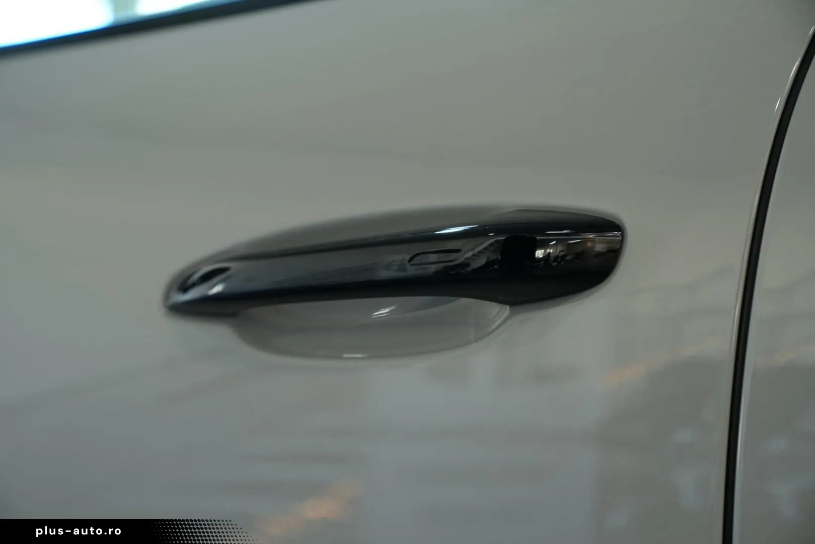 PORSCHE Cayenne Coupe E-Hybrid  KEYLEES DISP 360  BOSE