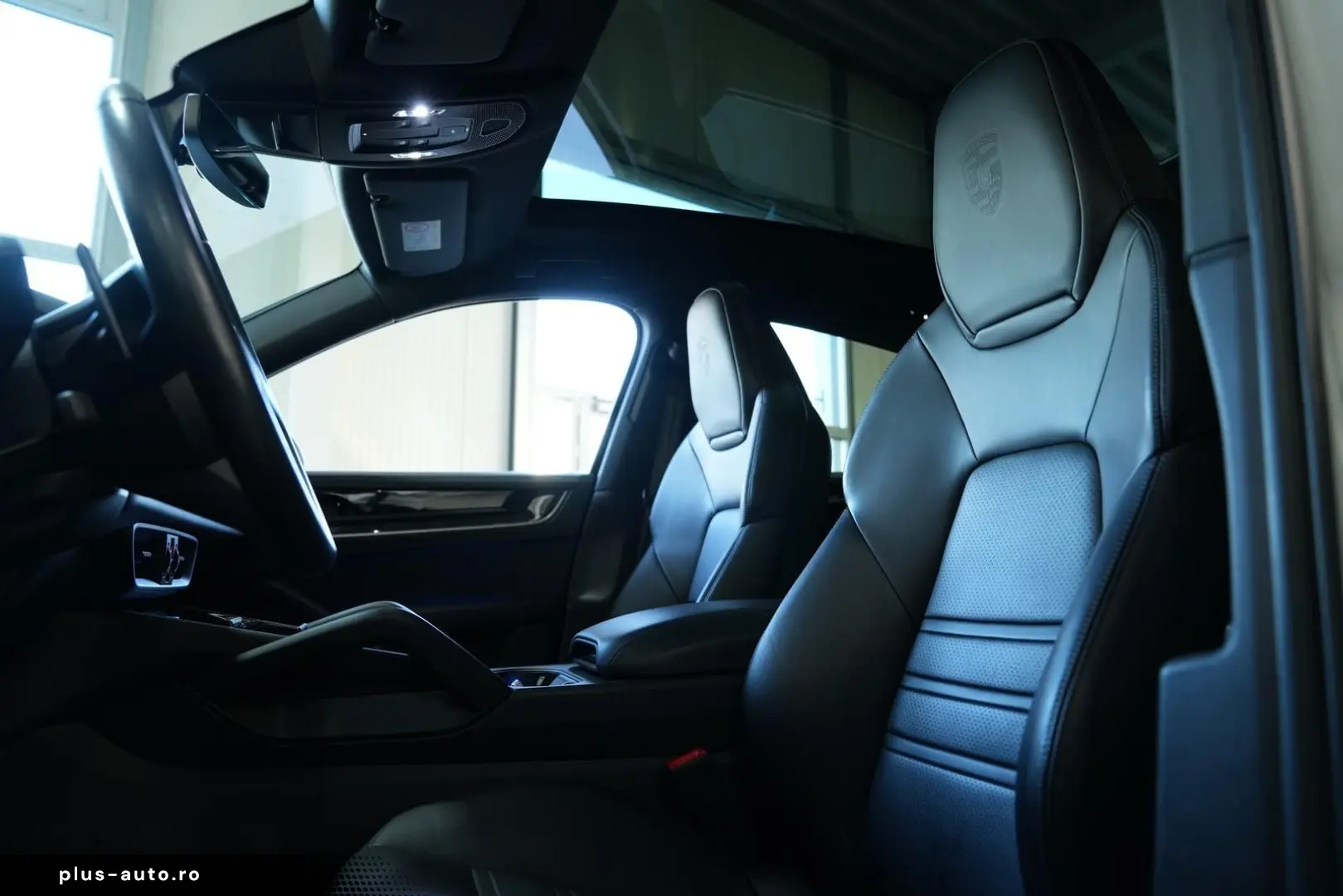 PORSCHE Cayenne Coupe E-Hybrid  KEYLEES DISP 360  BOSE