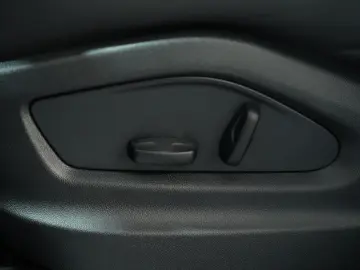 PORSCHE Cayenne Coupe E-Hybrid  KEYLEES DISP 360  BOSE