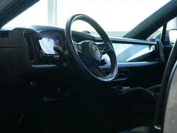 PORSCHE Cayenne Coupe E-Hybrid  KEYLEES DISP 360  BOSE