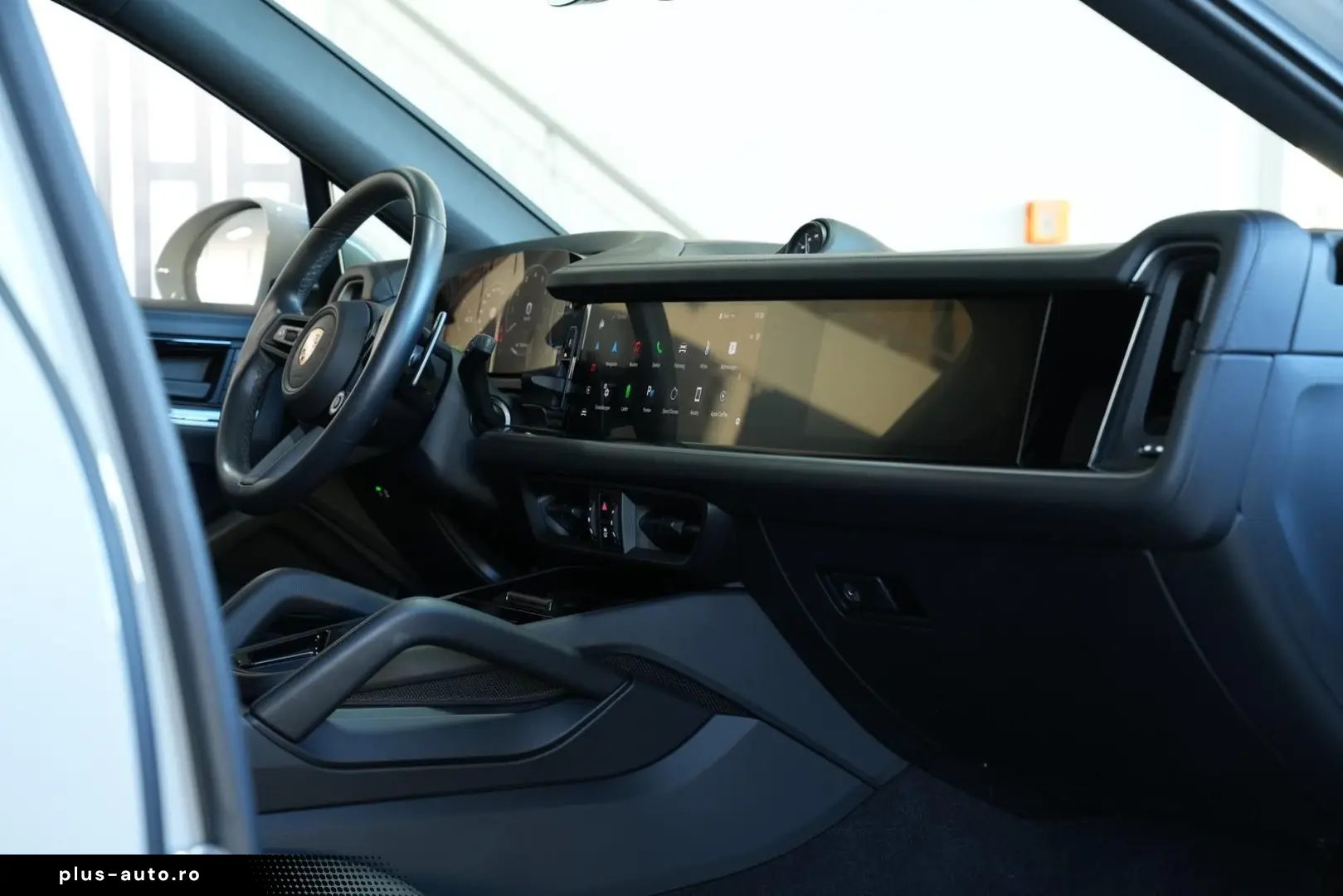 PORSCHE Cayenne Coupe E-Hybrid  KEYLEES DISP 360  BOSE