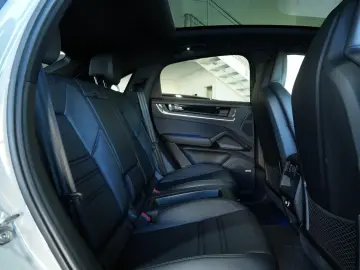 PORSCHE Cayenne Coupe E-Hybrid  KEYLEES DISP 360  BOSE