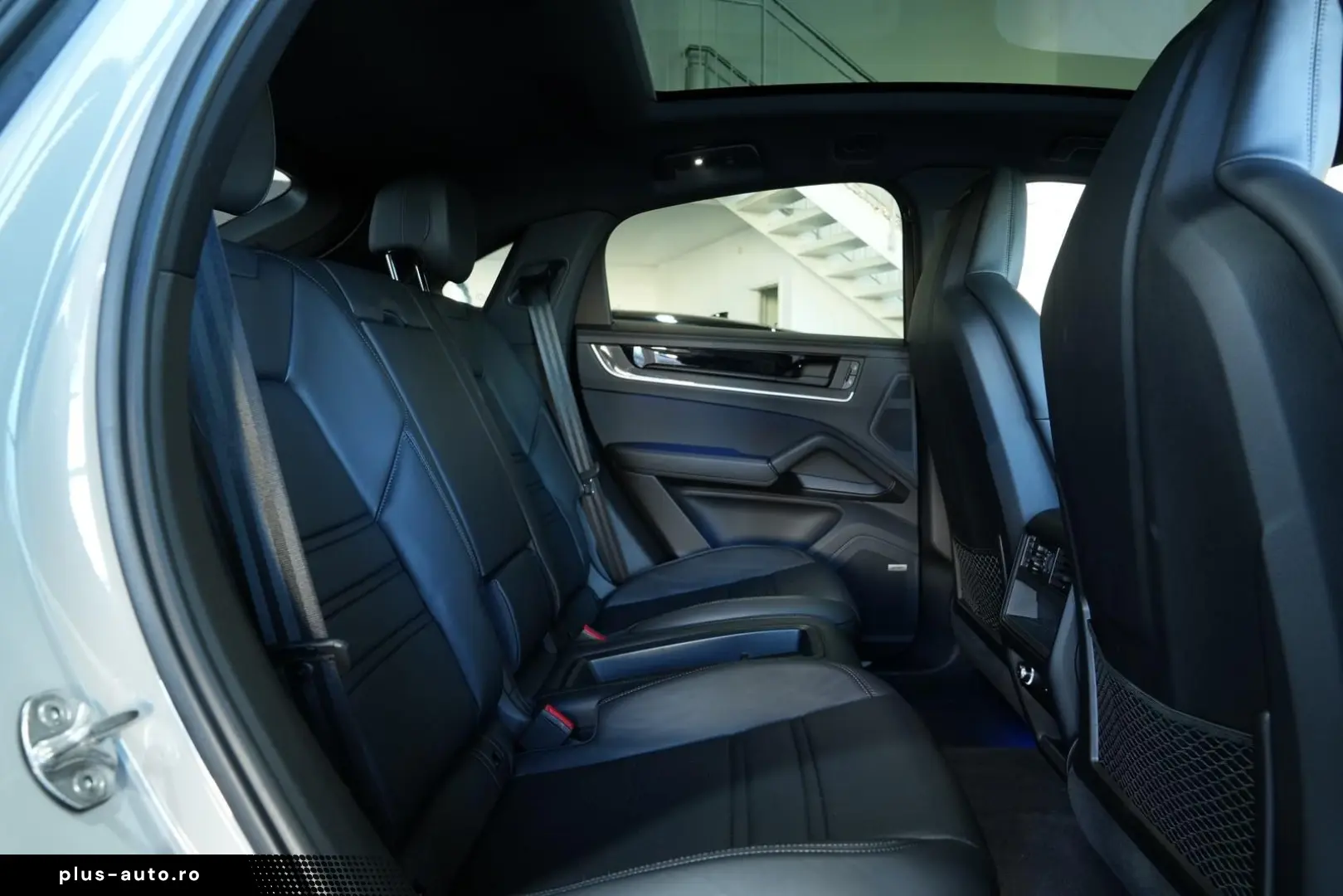 PORSCHE Cayenne Coupe E-Hybrid  KEYLEES DISP 360  BOSE