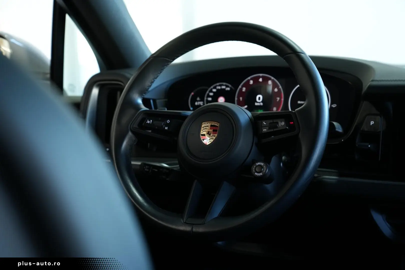 PORSCHE Cayenne Coupe E-Hybrid  KEYLEES DISP 360  BOSE