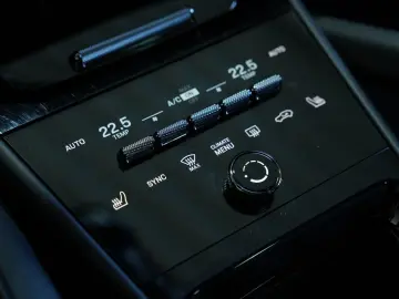 PORSCHE Cayenne Coupe E-Hybrid  KEYLEES DISP 360  BOSE