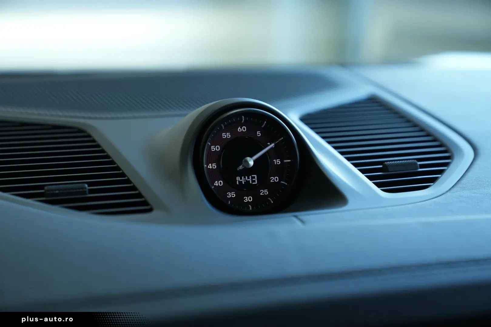 PORSCHE Cayenne Coupe E-Hybrid  KEYLEES DISP 360  BOSE