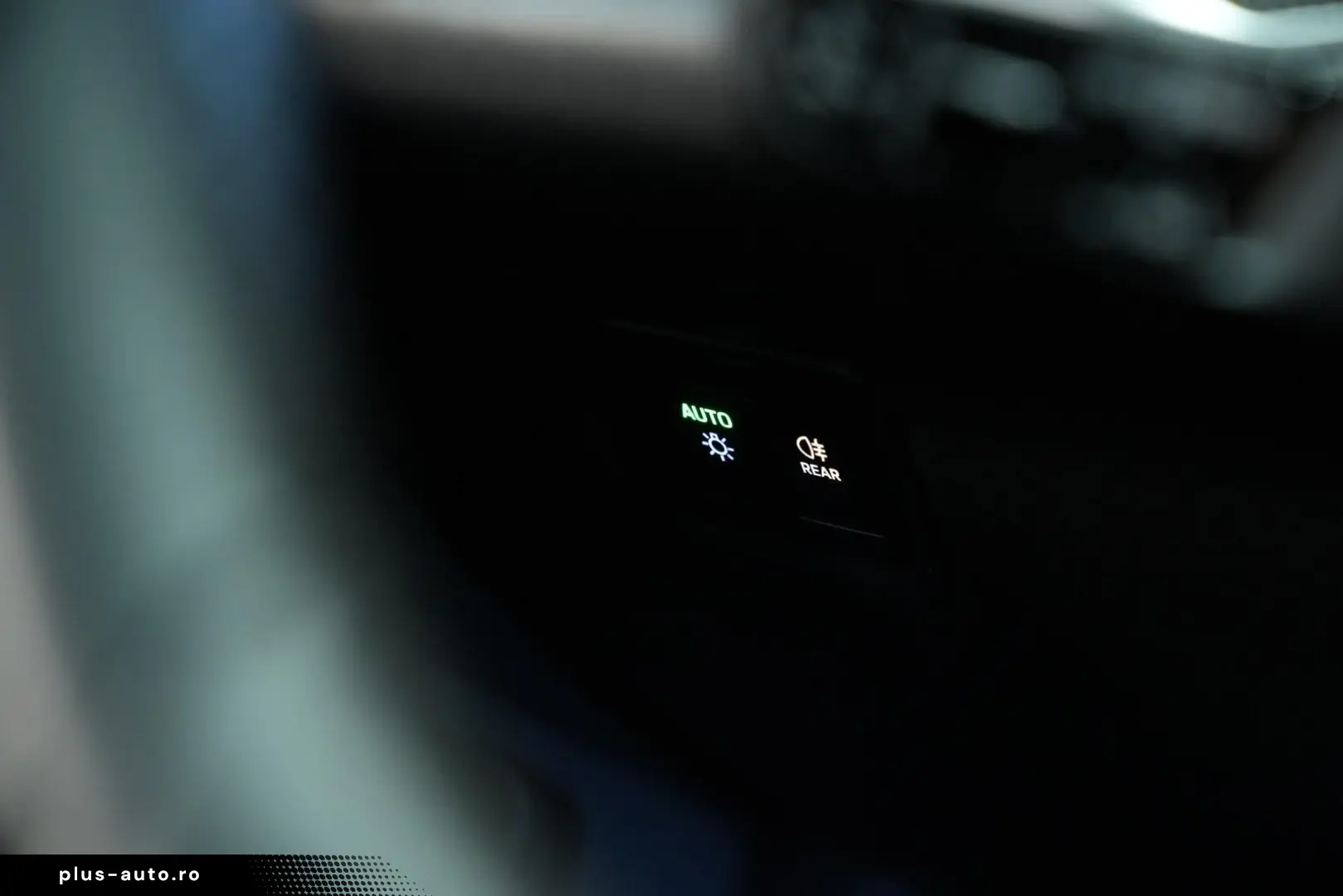 PORSCHE Cayenne Coupe E-Hybrid  KEYLEES DISP 360  BOSE