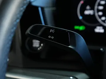 PORSCHE Cayenne Coupe E-Hybrid  KEYLEES DISP 360  BOSE