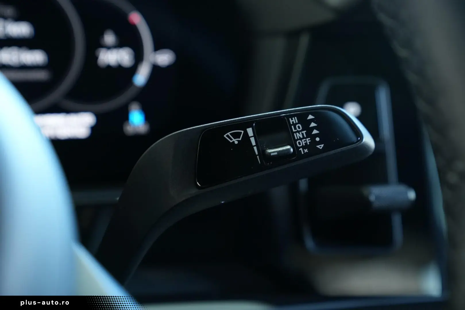 PORSCHE Cayenne Coupe E-Hybrid  KEYLEES DISP 360  BOSE