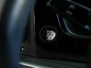 PORSCHE Cayenne Coupe E-Hybrid  KEYLEES DISP 360  BOSE