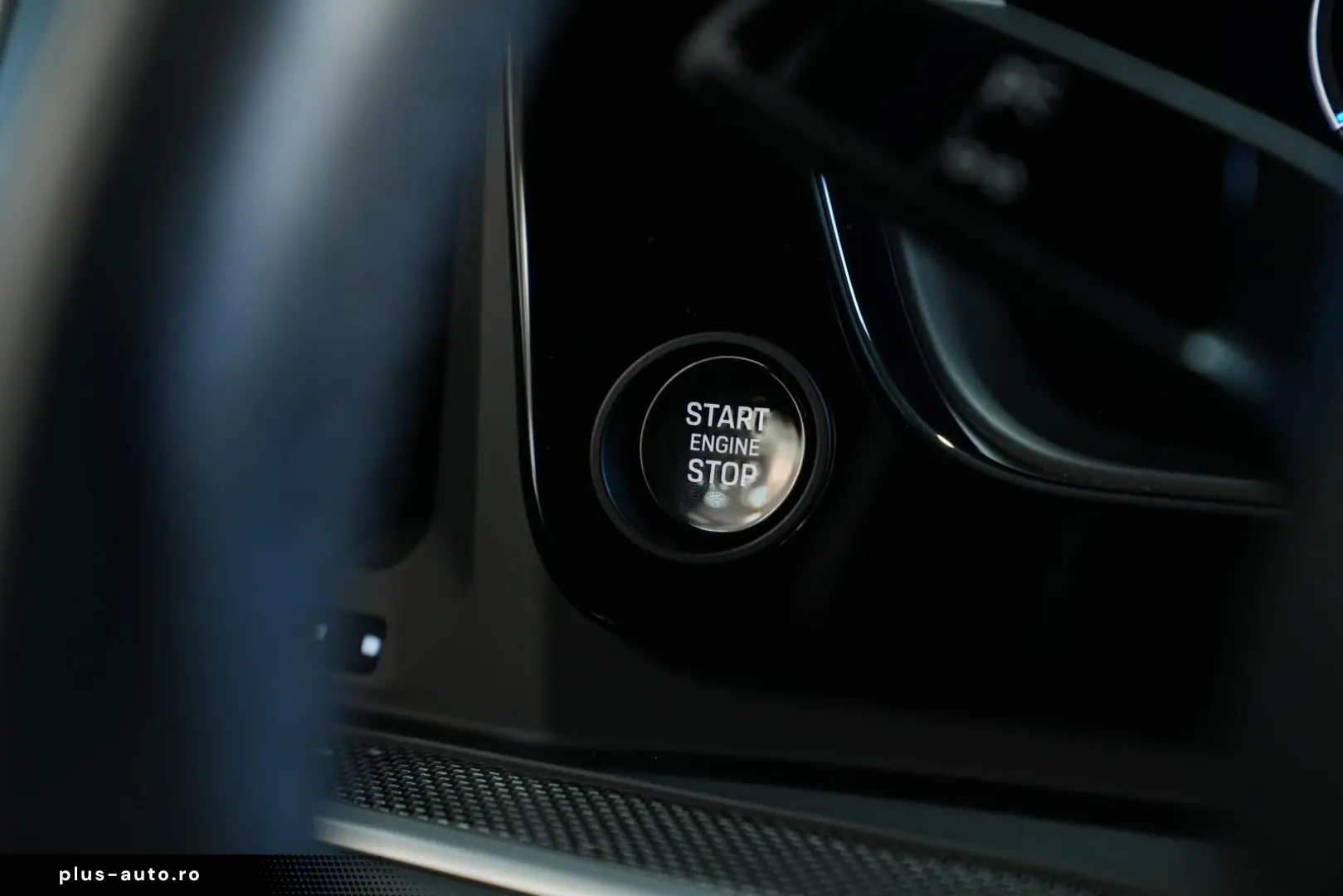 PORSCHE Cayenne Coupe E-Hybrid  KEYLEES DISP 360  BOSE