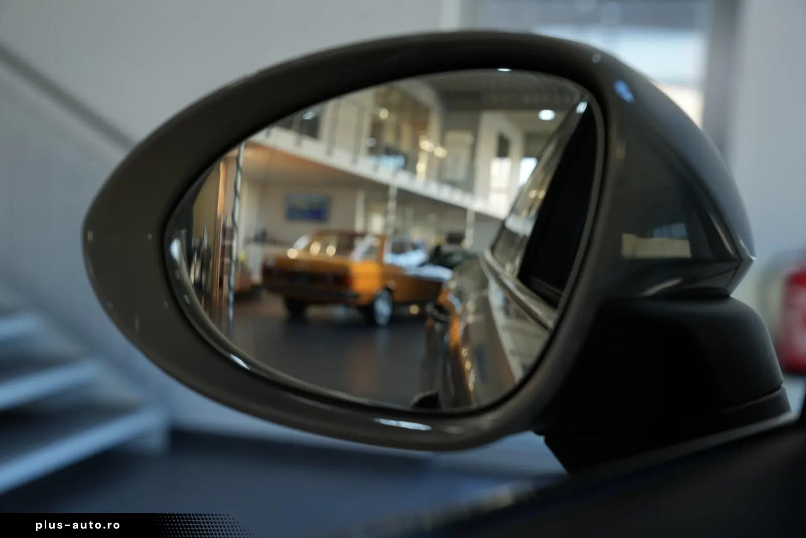 PORSCHE Cayenne Coupe E-Hybrid  KEYLEES DISP 360  BOSE