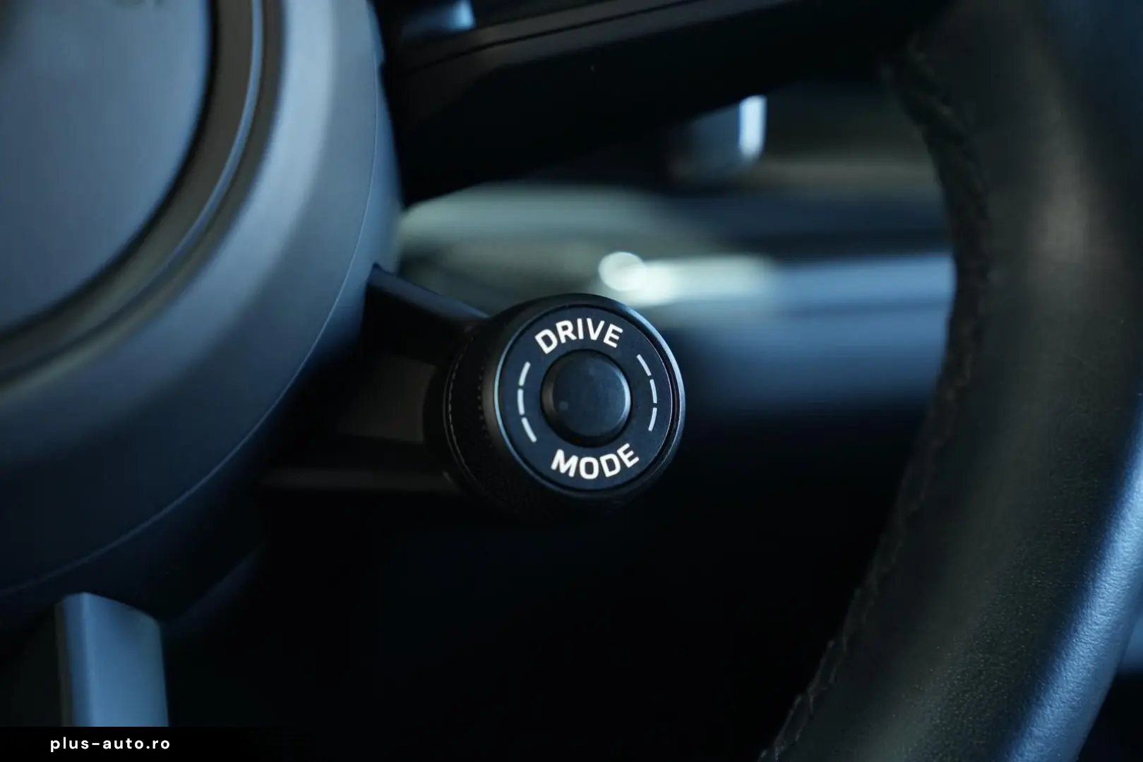 PORSCHE Cayenne Coupe E-Hybrid  KEYLEES DISP 360  BOSE