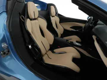 FERRARI 296 GTS 2 Schicht Spezialfarbe Azzuro California