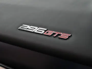 FERRARI 296 GTS 2 Schicht Spezialfarbe Azzuro California