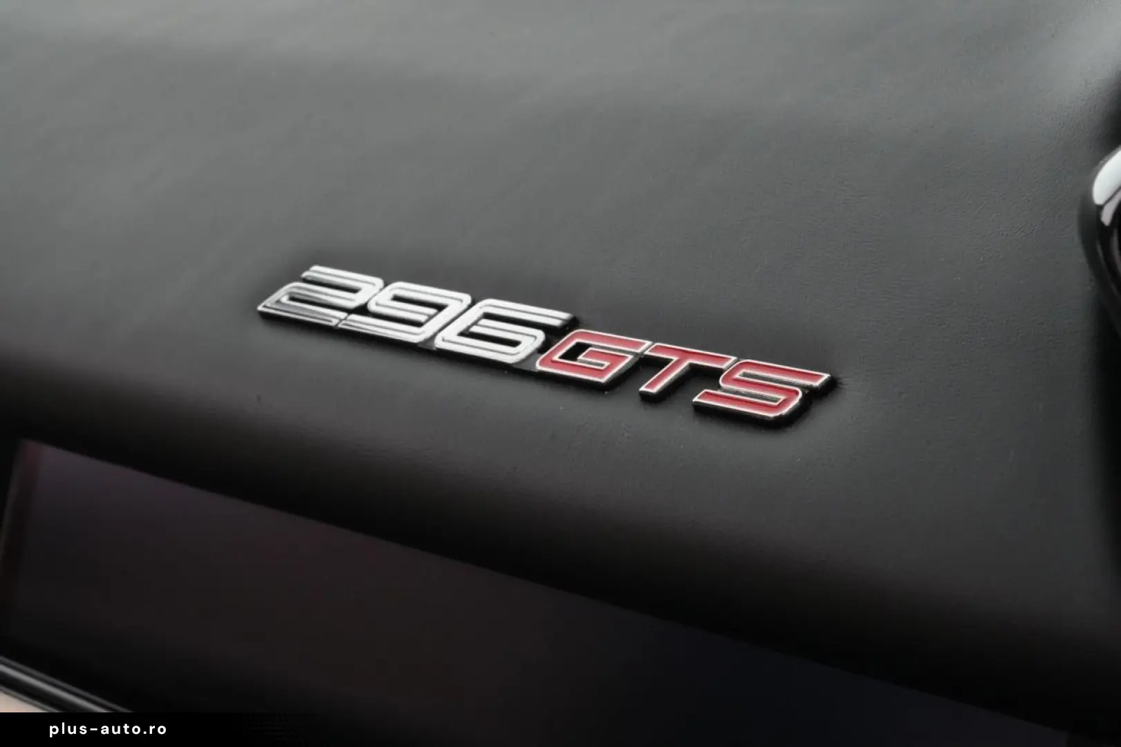 FERRARI 296 GTS 2 Schicht Spezialfarbe Azzuro California