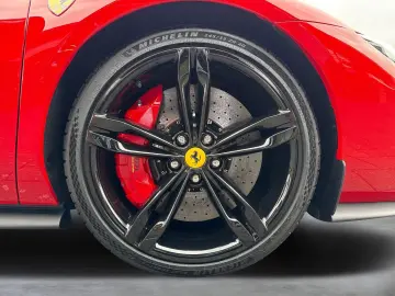 FERRARI 296 GTS  Embleme Navi PDC Klima Leder