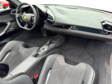FERRARI 296 GTS  Embleme Navi PDC Klima Leder