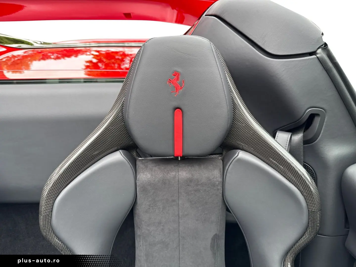 FERRARI 296 GTS  Embleme Navi PDC Klima Leder