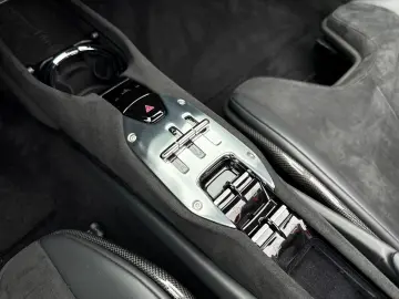 FERRARI 296 GTS  Embleme Navi PDC Klima Leder