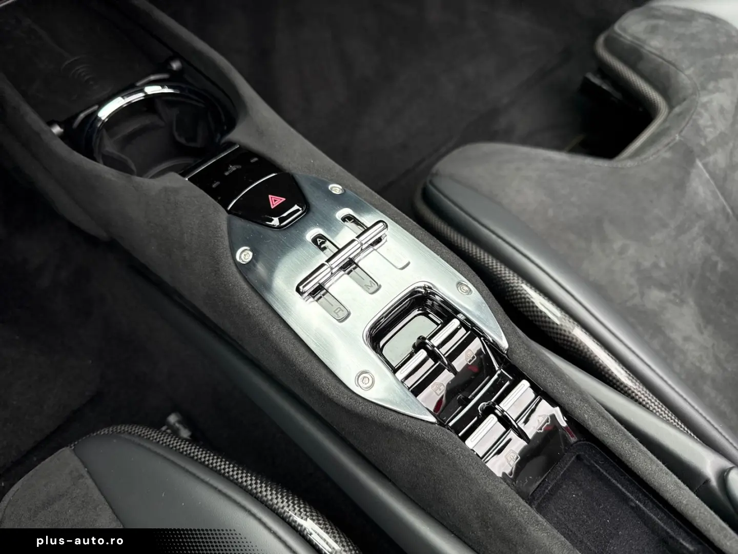 FERRARI 296 GTS  Embleme Navi PDC Klima Leder