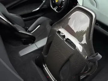 FERRARI 296 GTS  Embleme Navi PDC Klima Leder