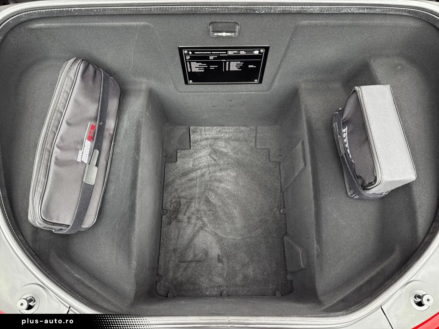 FERRARI 296 GTS  Embleme Navi PDC Klima Leder