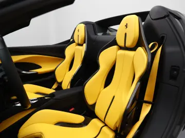 FERRARI 296 GTS      Ferrari Frankfurt