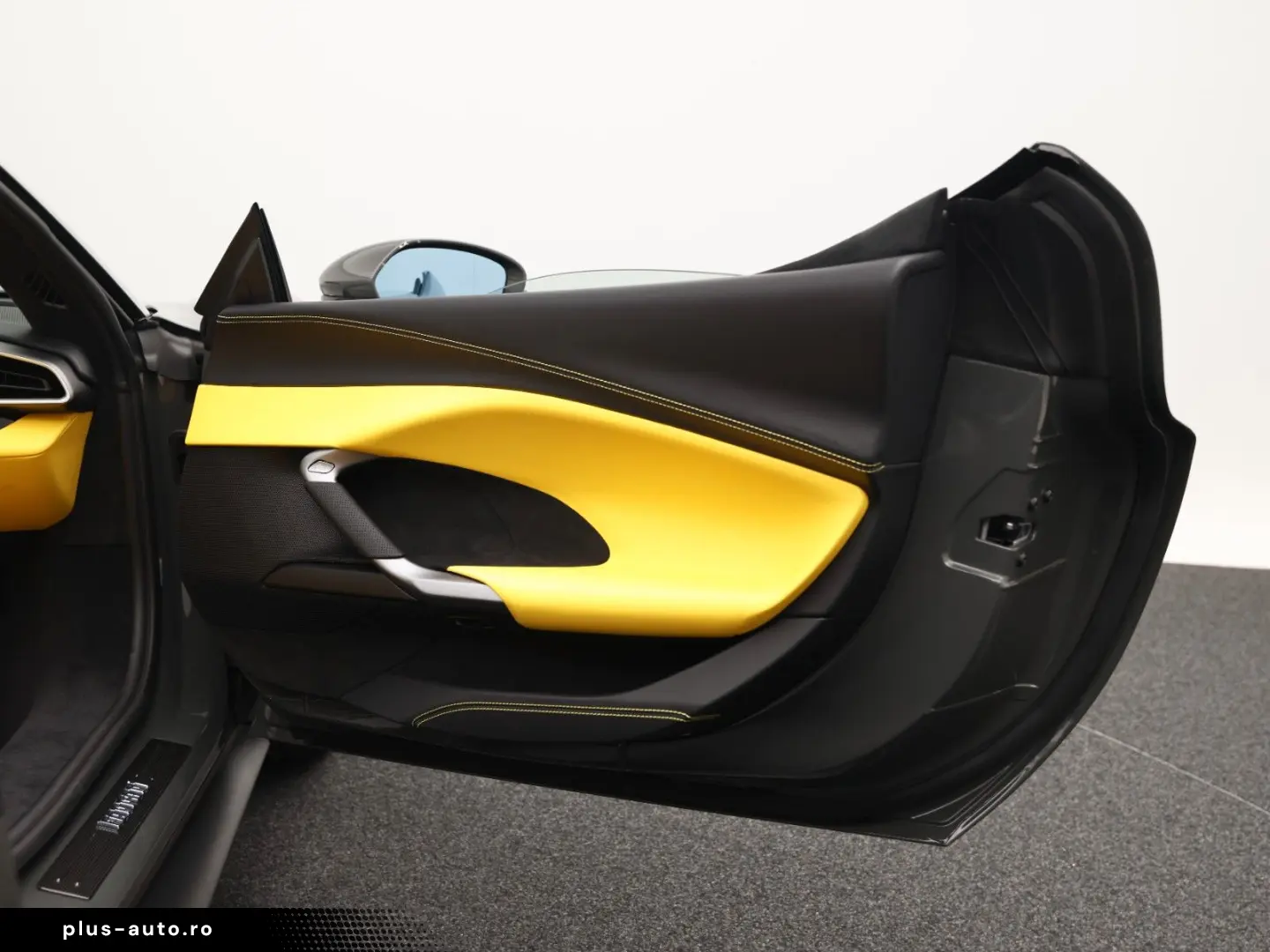 FERRARI 296 GTS      Ferrari Frankfurt