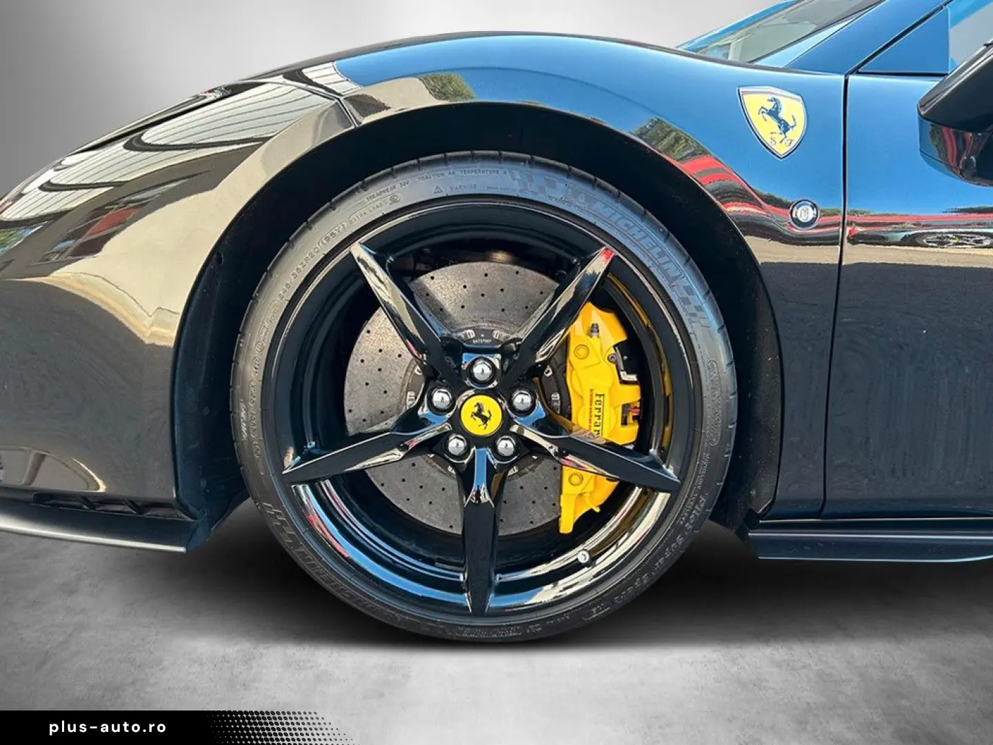 FERRARI F8 Spider   Lift   LED   Carbon