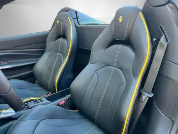 FERRARI F8 Spider   Lift   LED   Carbon