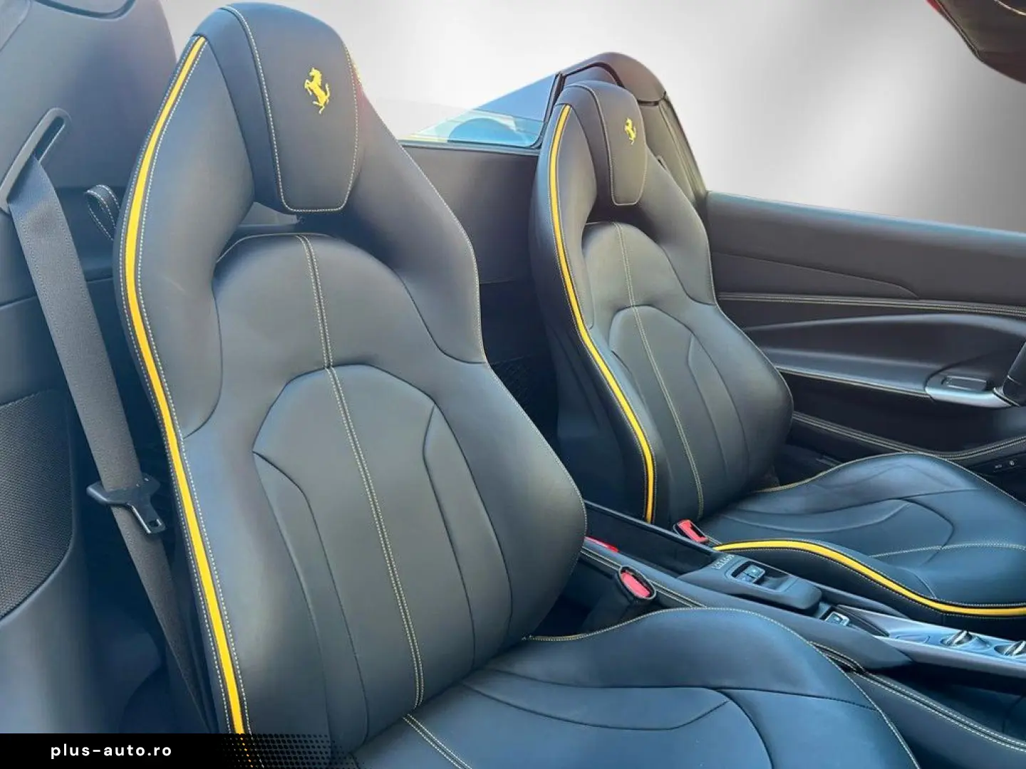 FERRARI F8 Spider   Lift   LED   Carbon