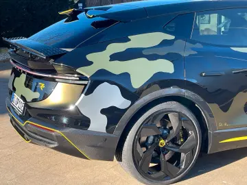 LOTUS Eletre R   2200 KM   VOLL   NP 200 T€   SHOWCAR!