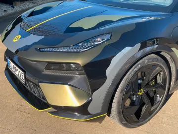 LOTUS Eletre R   2200 KM   VOLL   NP 200 T€   SHOWCAR!