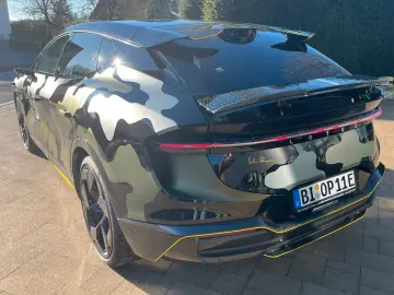 LOTUS Eletre R   2200 KM   VOLL   NP 200 T€   SHOWCAR!